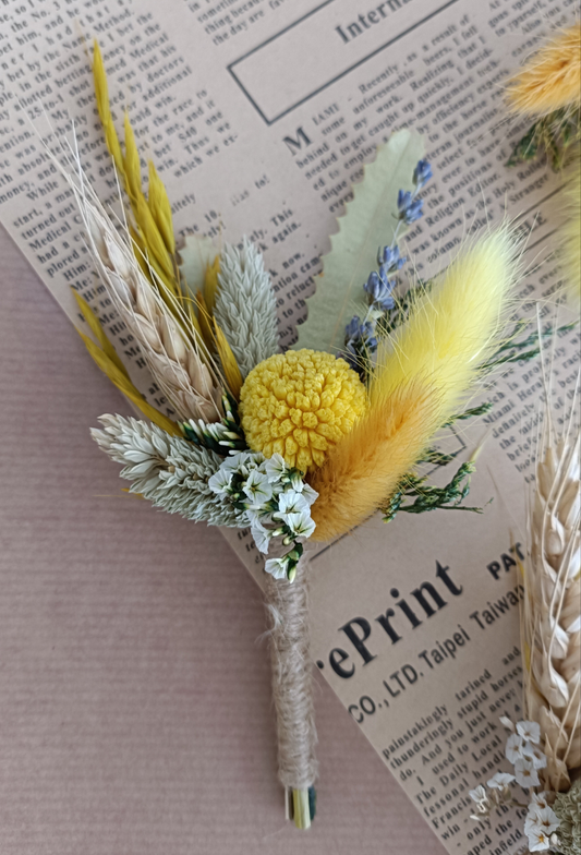 Sunny Wedding Boutonniere