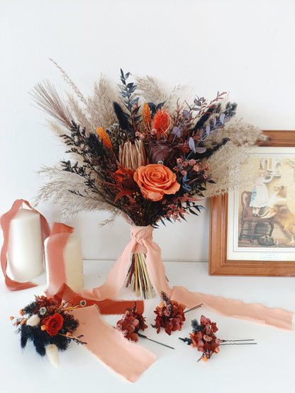 moody Dried flower bouquet