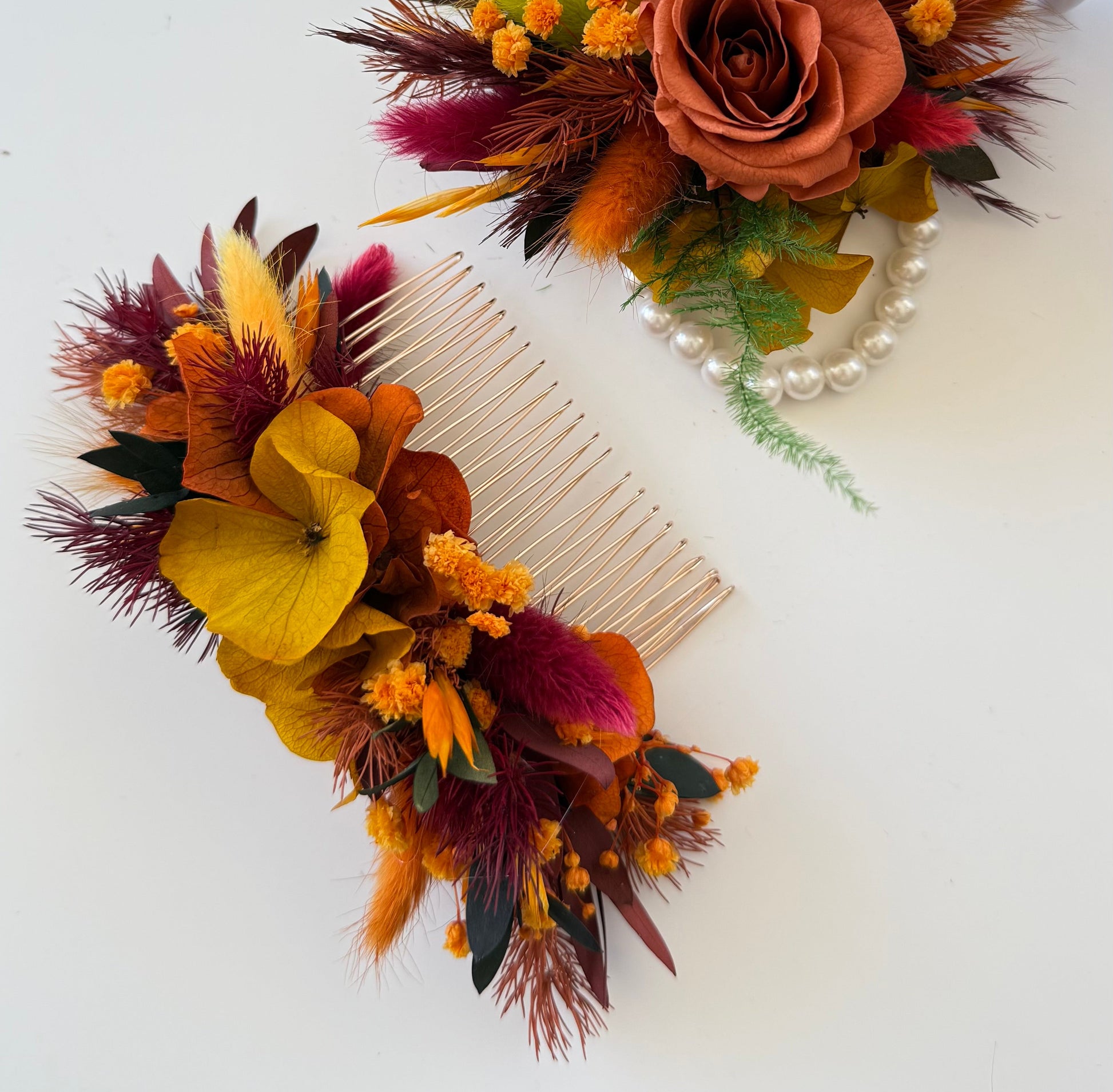 Floral hair comb with autumn colors 