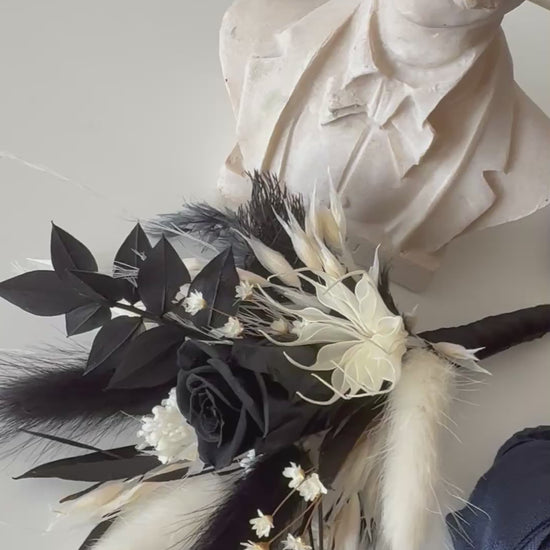 black-white-gothic-wedding-bouquet