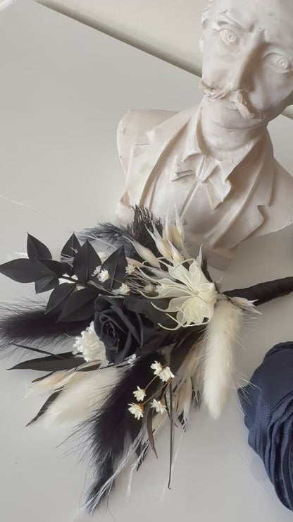 black-white-gothic-wedding-bouquet